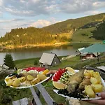 Prokosko Jezero Zlatna Koliba Fojnica