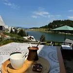 Prokosko Jezero Zlatna Koliba