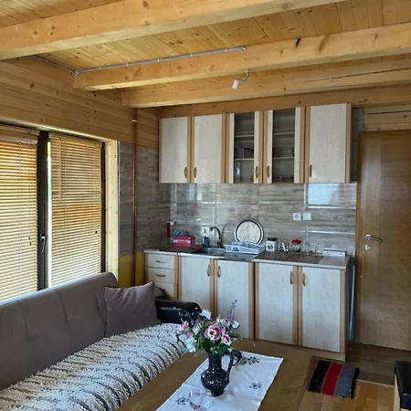 Prokosko Jezero Zlatna Koliba Fojnica