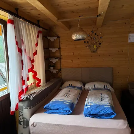 Prokosko Jezero Zlatna Koliba Fojnica
