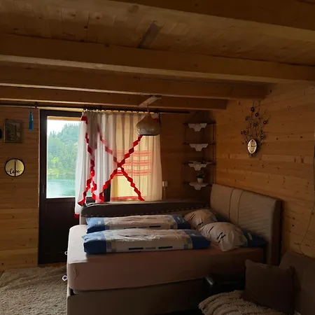 Prokosko Jezero Zlatna Koliba * Fojnica
